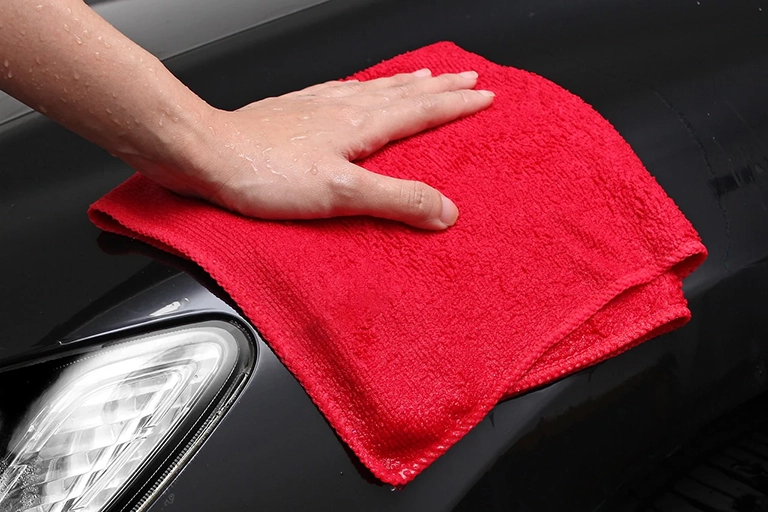 Khăn microfiber phù hợp hơn làm khăn lau đồ vật