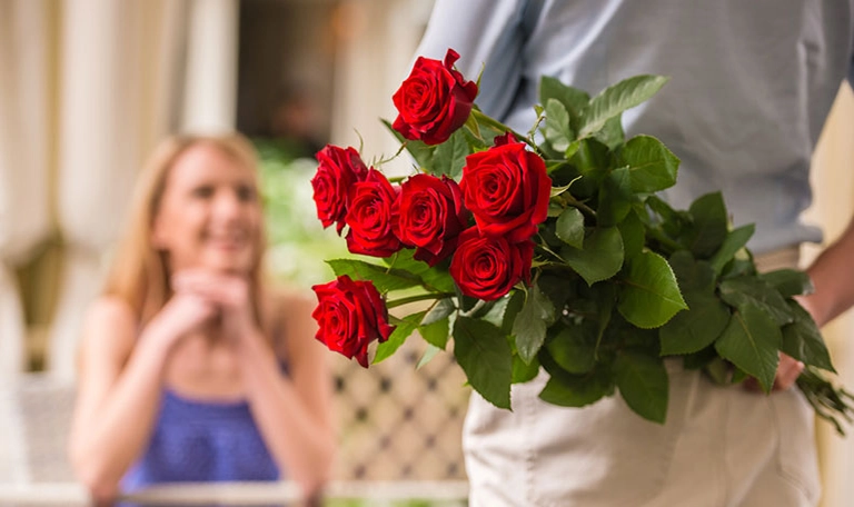 Ở một góc độ nào đó áo choàng tắm có vẻ lép vế 1 chút về sự lãng mạn trong ngày valentine